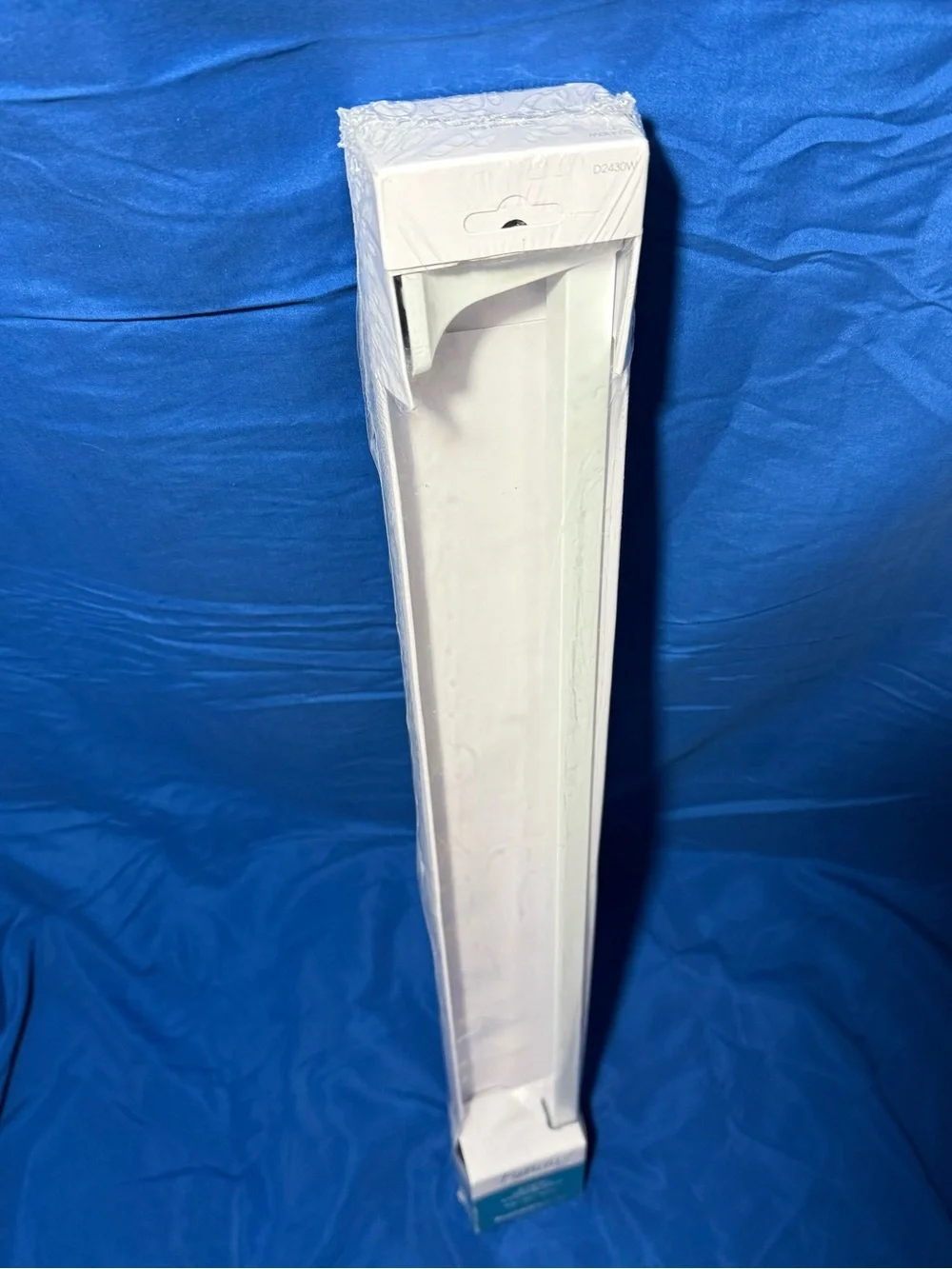 Franklin Brass D2430W Futura 30-Inch Towel Bar in White - Futura -New In Package